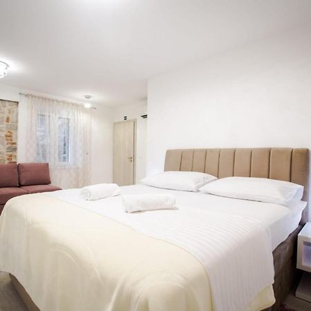Lions Luxury Rooms Spalato Esterno foto