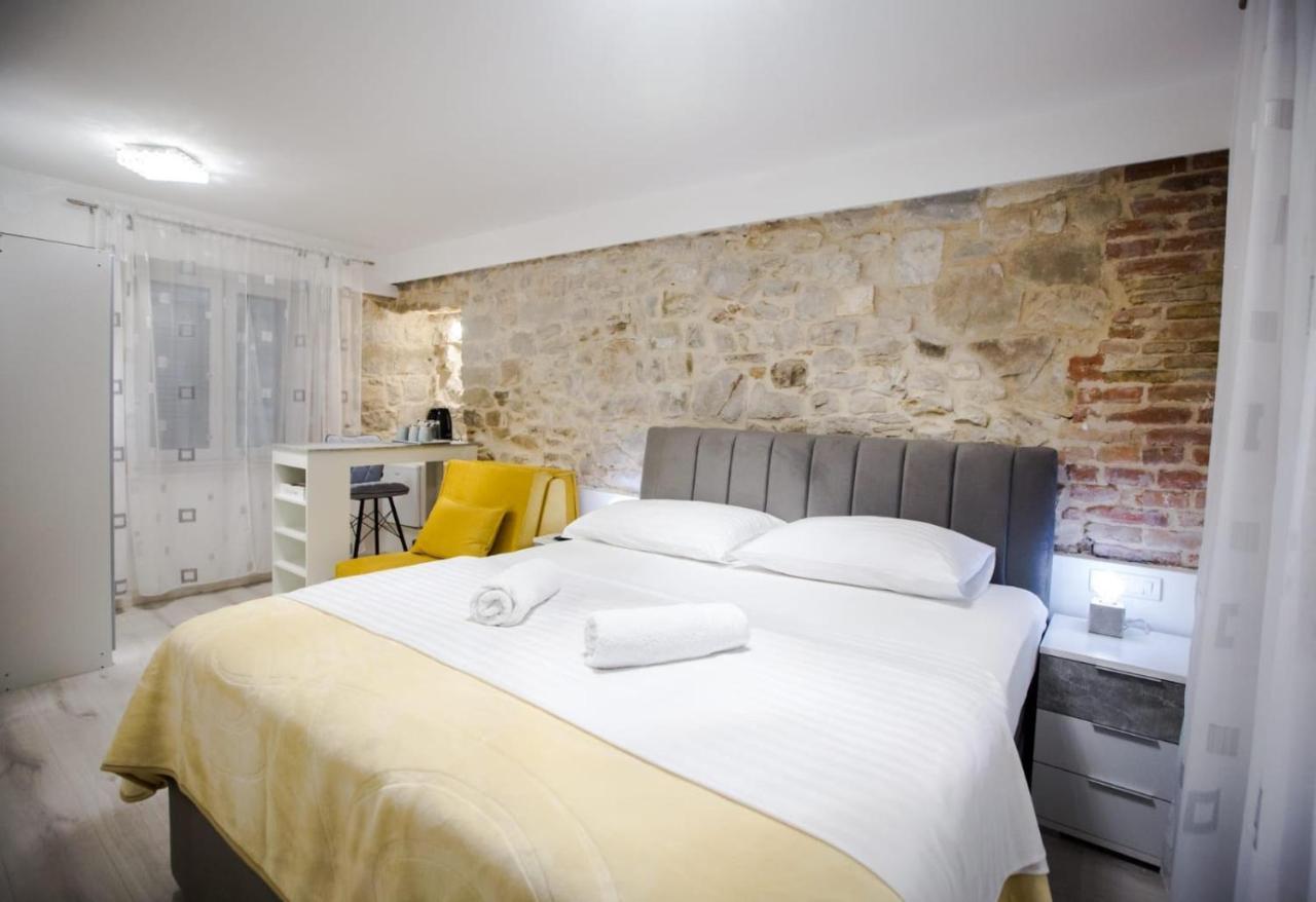 Lions Luxury Rooms Spalato Esterno foto